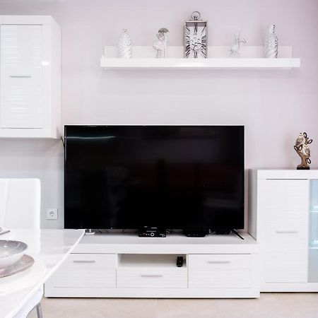 New 2020 Residencial Aqua Beach -Apartment Torrevieja Center Dış mekan fotoğraf